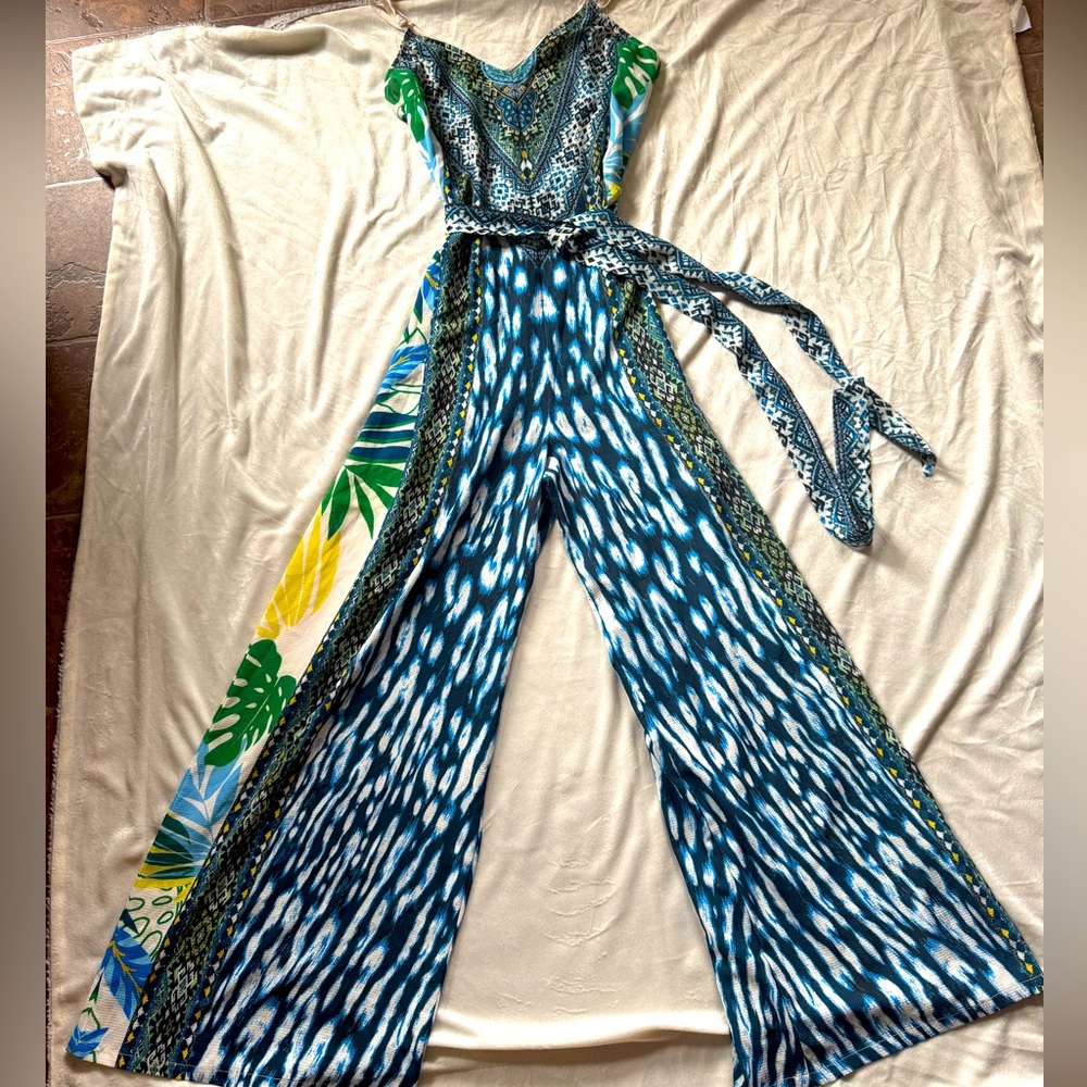 Colorful Jumpsuit with Tropical Print. Size Small